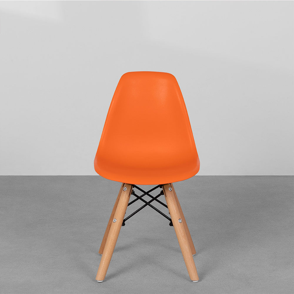 cadeira-eiffel-infantil-base-madeira-laranja-frontal