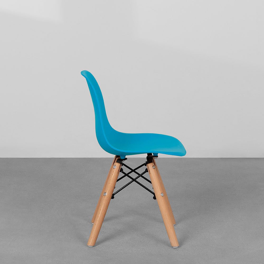 cadeira-eiffel-infantil-base-madeira-azul-lateral