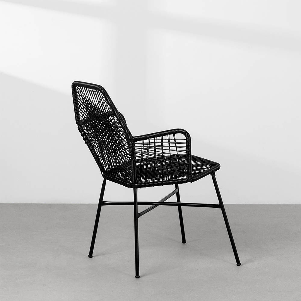 cadeira-tropicalia-preto-diagonal-traseira