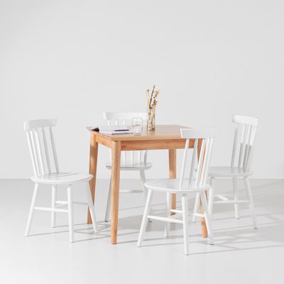 conjunto-mesa-mia-natural-80x80-com-4-cadeiras-mia-branco-ambiente