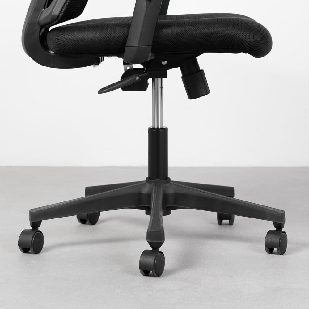 cadeira-de-escritorio-still-giratoria-preta-base
