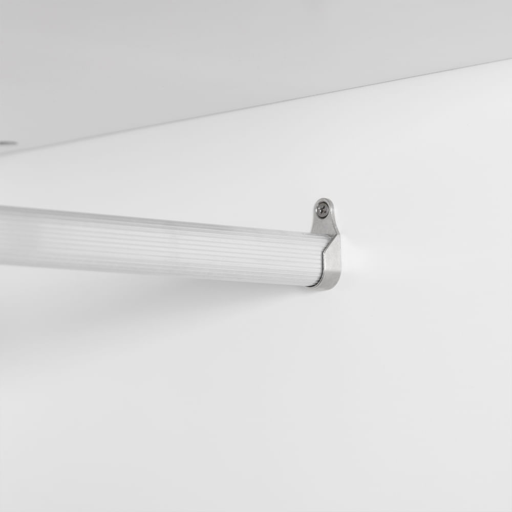 guarda-roupa-friso-tres-portas-branco-cabideiro