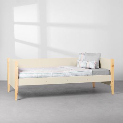 cama-sofa-noah-com-pes-em-madeira-natural-areia-diagonal