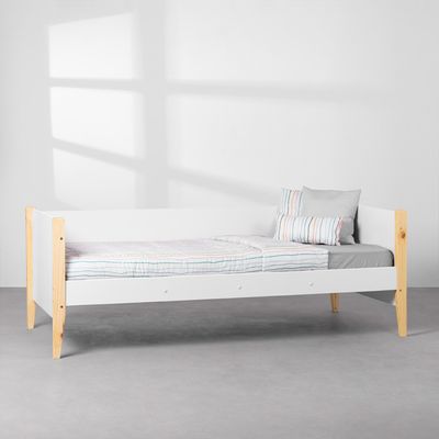 cama-sofa-noah-com-pes-em-madeira-natural-branco-fosco-diagonal