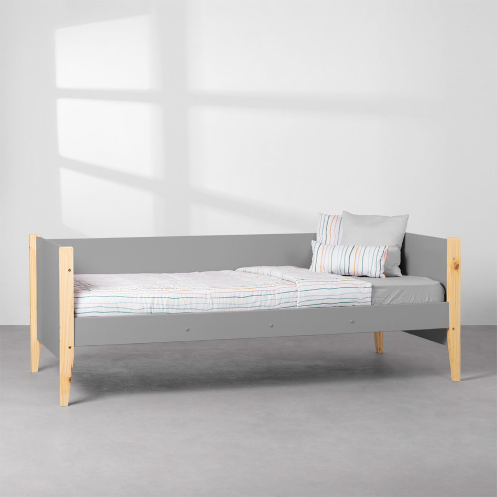 cama-sofa-noah-com-pes-em-madeira-natural–cinza-fosco-diagonal