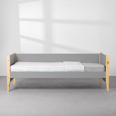 cama-sofa-noah-com-pes-em-madeira-natural–cinza-fosco-frontal