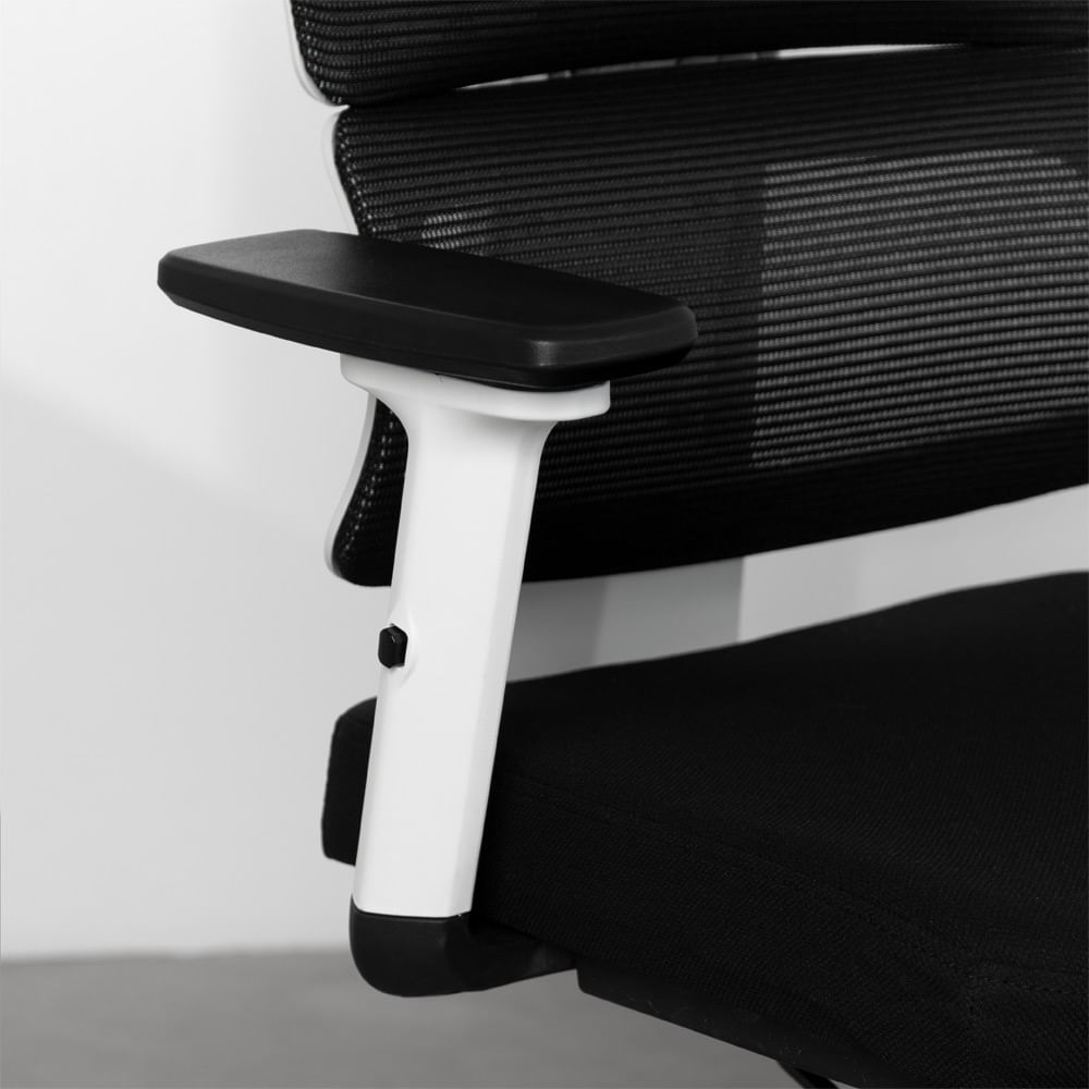 cadeira-de-escritorio-luxx-alta-branco-e-preto-braco