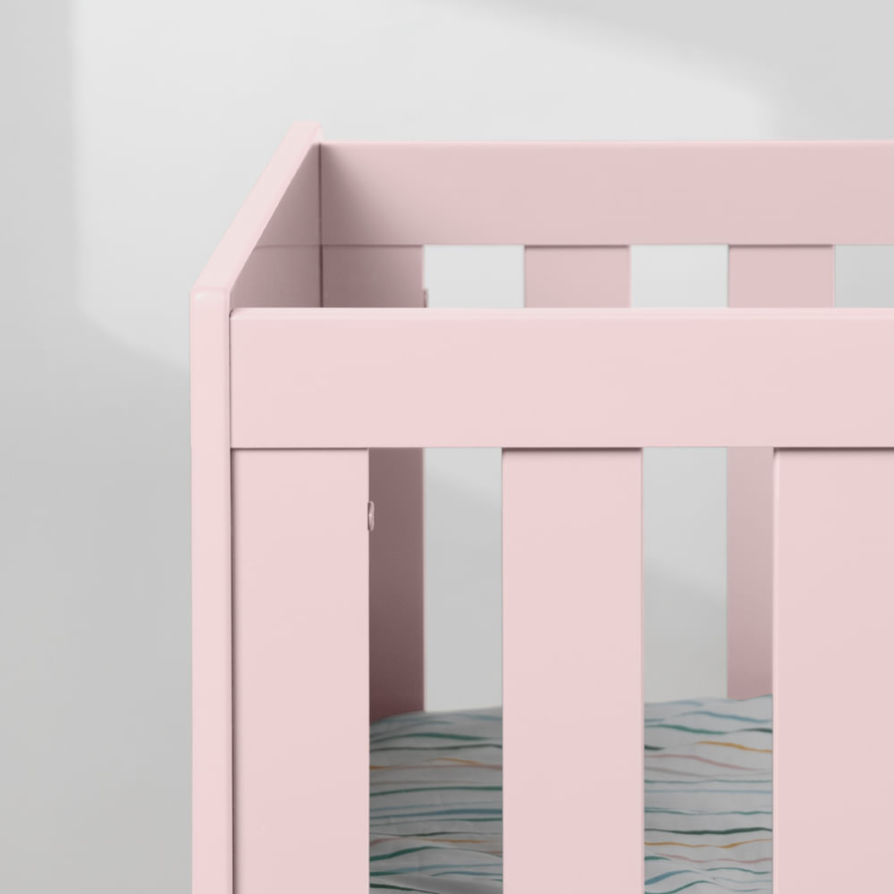 berco-mini-cama-noah-square-rosa-pes-madeira-natural-acabamento