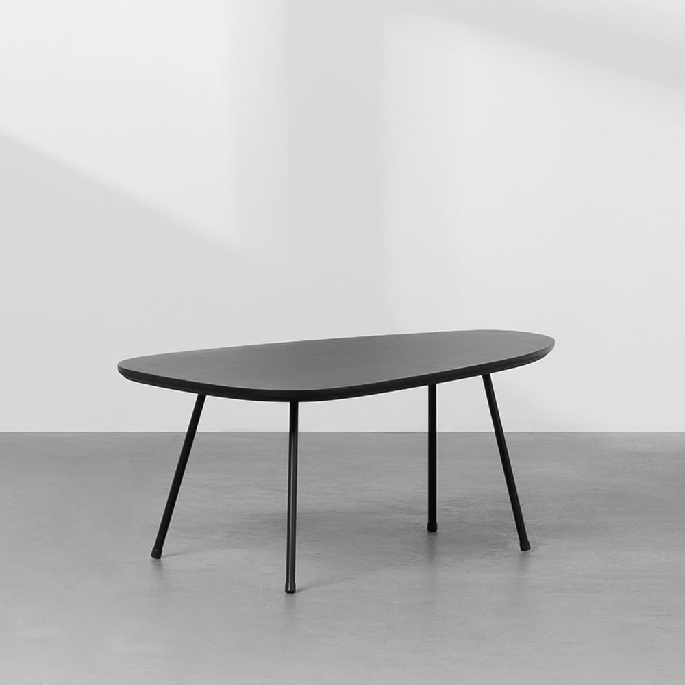 mesa-de-centro-beli-organica-preto-diagonal