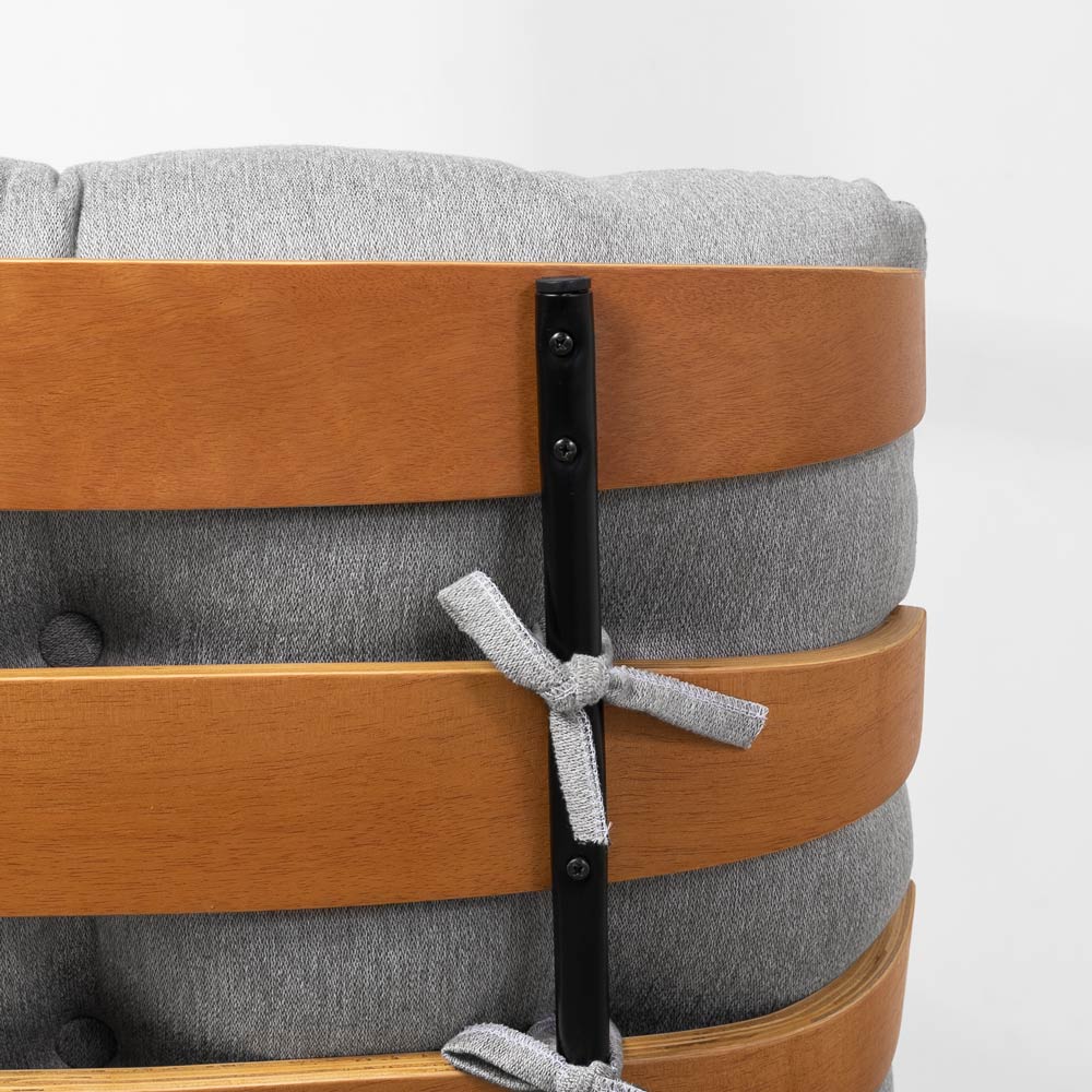 poltrona-costela-encosto-alto-com-puff-cinza-detalhe-traseiro-encosto