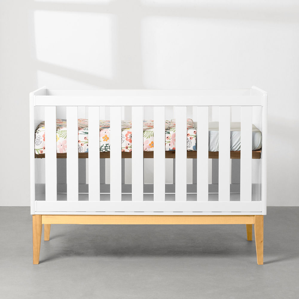 berco-mini-cama-retro-square-com-pes-em-madeira-natural-branco-frontal.jpg