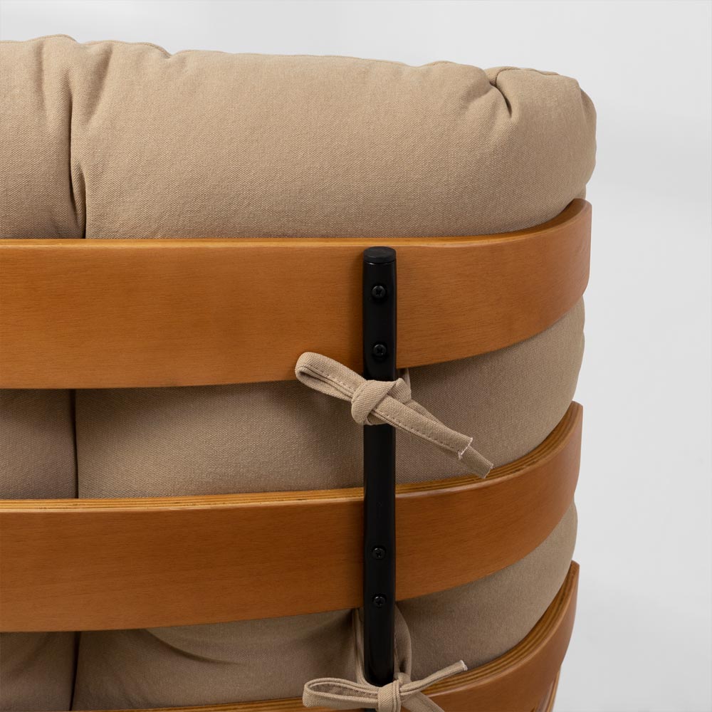 poltrona-costela-com-puff-lona-bege-detalhe-encosto-traseiro