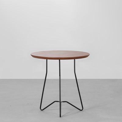 mesa-lateral-filete-redonda-preto-e-nozes---42cm-x-45-5cm