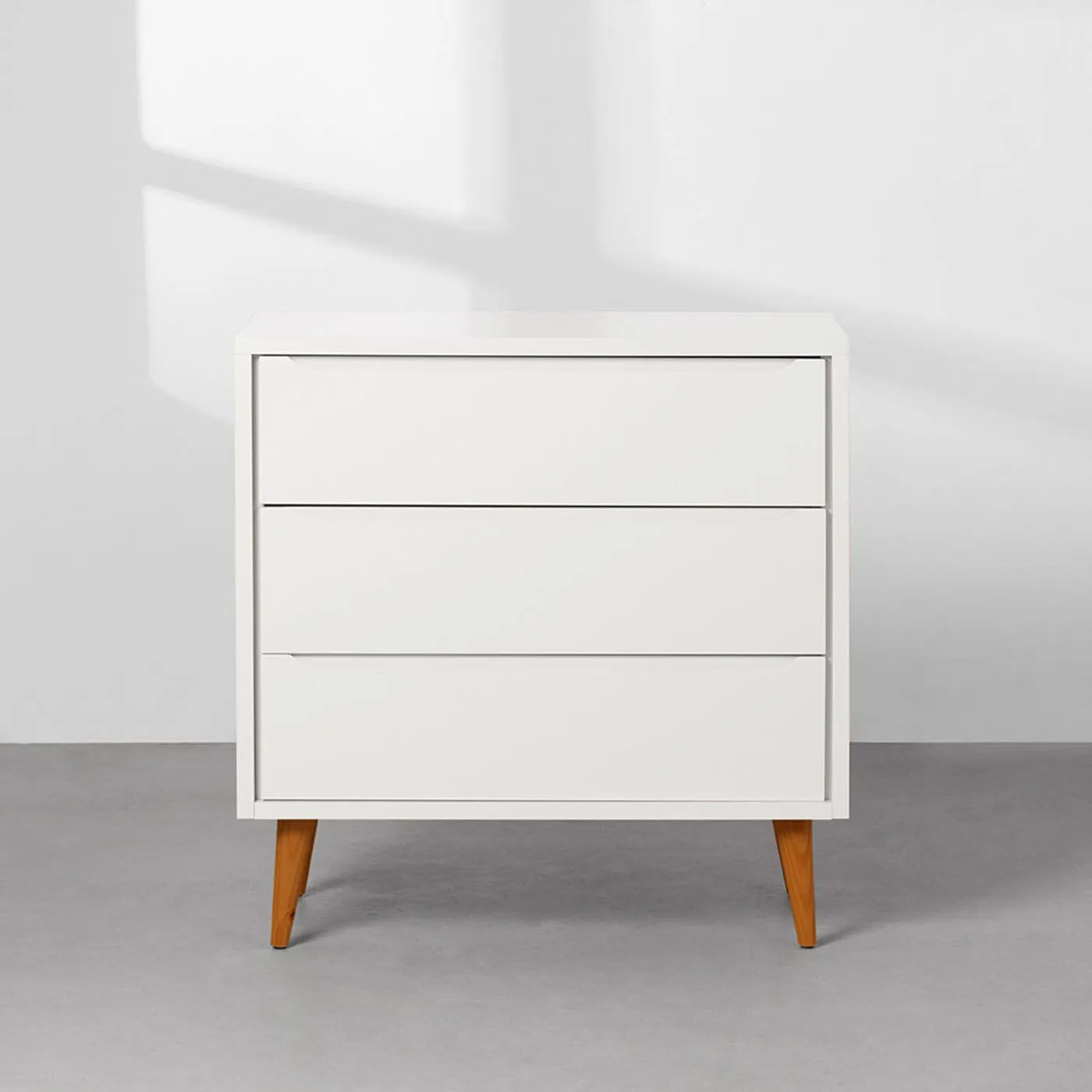 kit-quarto--infantil-theo-com-pes-retro-mel---berco---comoda-3-gavetas---guarda-roupa-2-portas---polt