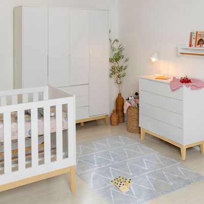 Quarto-Infantil-Elfe-Branco-Fosco-Comoda-4-Gavetas---Armario---Berco-Noah-com-Kit-Pe-ambiente