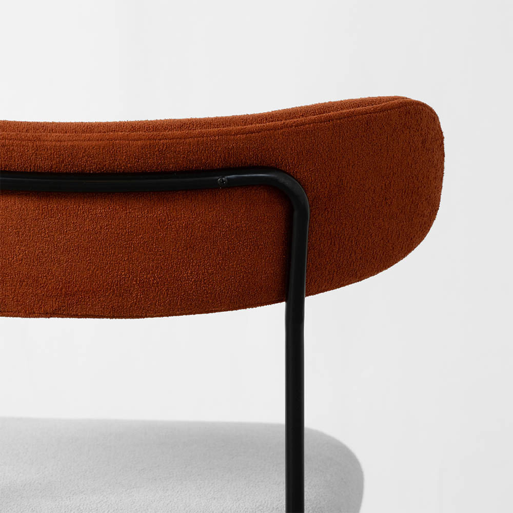 poltrona-natu-com-assento-boucle-persa-linho-com-encosto-terracota