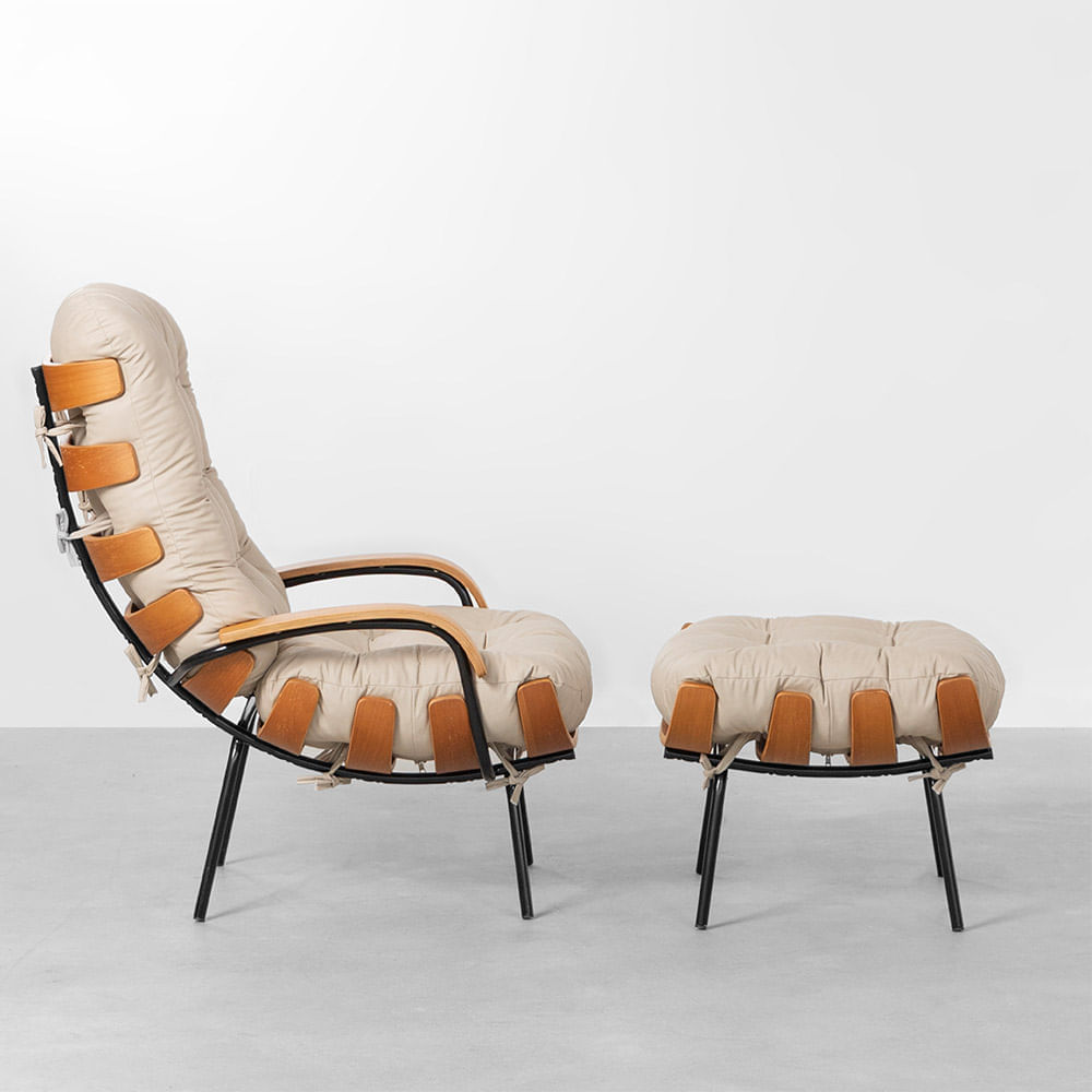 poltrona-costela-com-braco-encosto-alto-com-puff---macchiato