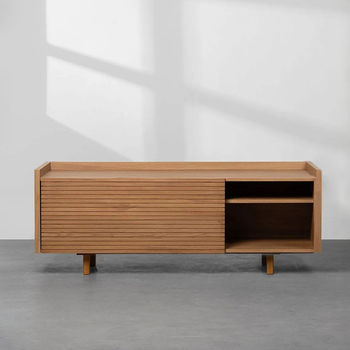 OUTLET【Dブラウン 140㎝×30本】 Rack Madesa Dubai para TV até 65 Polegadas com Pés - Rustic/Preto