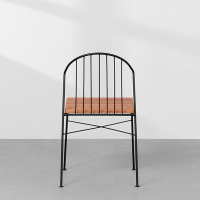 cadeira-patio-preto-e-nozes-detalhe-traseira