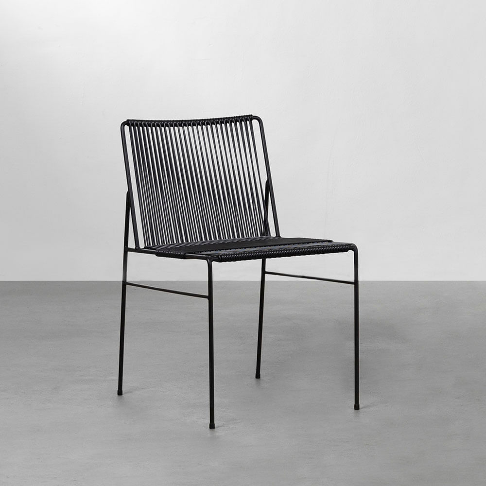 cadeira-sol-spaguet-preto-diagonal.jpg