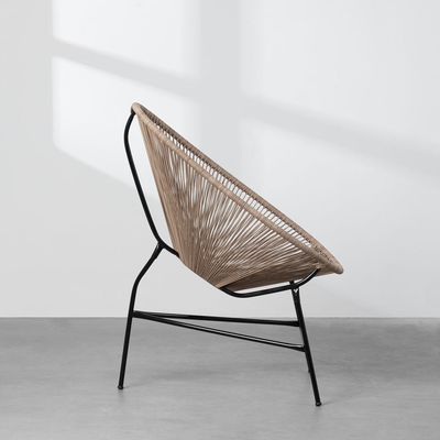 poltrona-acapulco-areia-com-estrutura-preta