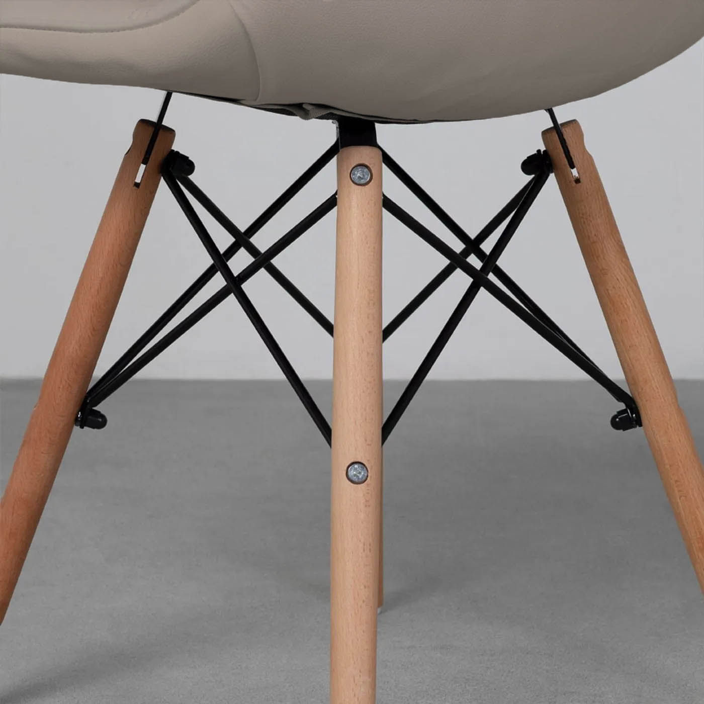 cadeira-eiffel-botone-fendi