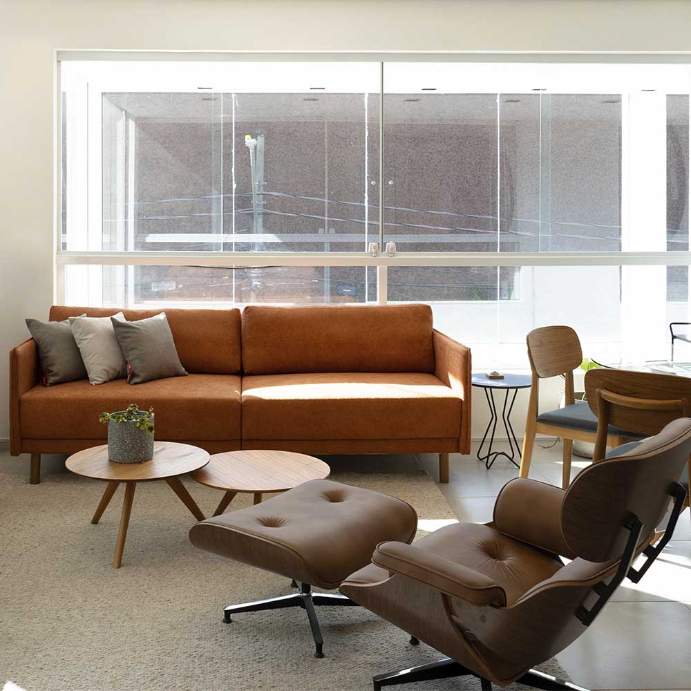 2024_sofa_giro_mesa_zoe_mesa_zoe_poltrona_charles_cadeira_duda_mesa_coup