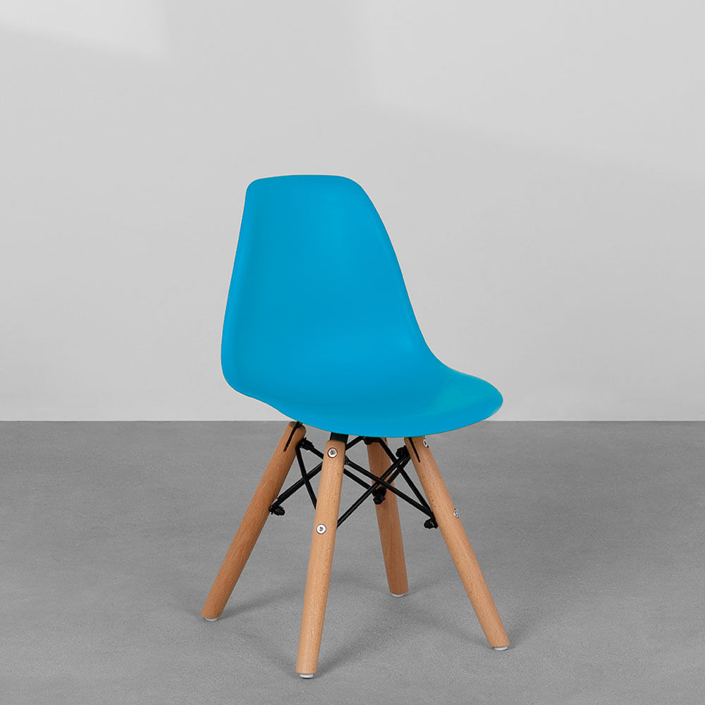 cadeira-eiffel-infantil-base-madeira-azul-diagonal