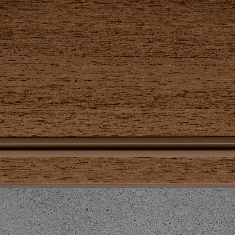 rack-case-corpo-louro-freijo-e-portas-brancas-detalhe-da-madeira